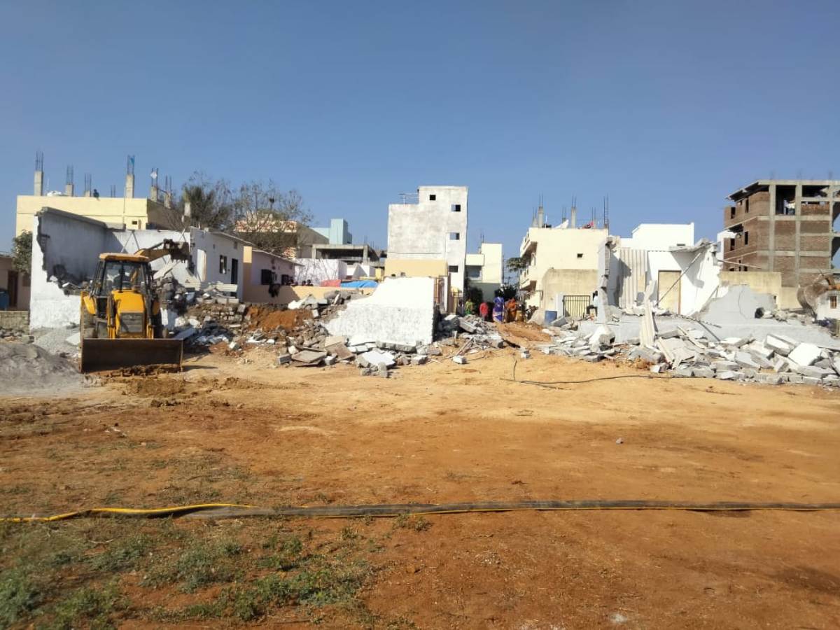 Demolition | ప్రభుత్వ భూమిలో వెలసిన నిర్మాణాలు నేలమట్టం