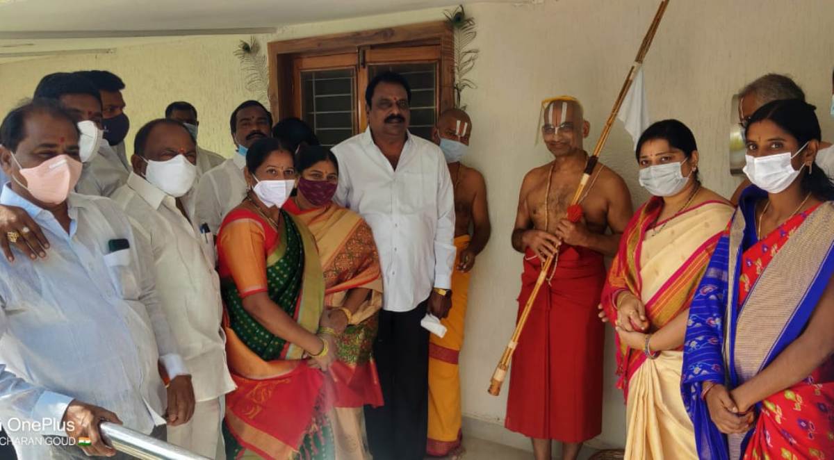 Chinnajiyar‌ | చిన్నజీయర్‌ స్వామి ఆశీర్వాదం తీసుకున్న ఎమ్మెల్యే