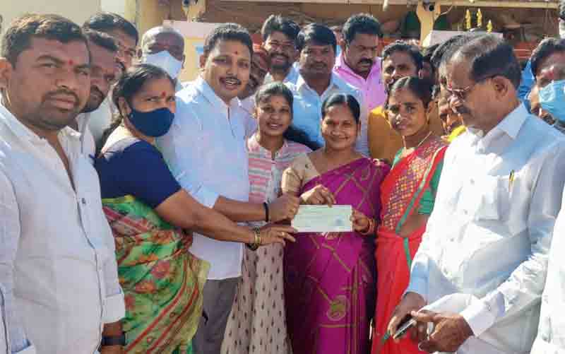 ఆడబిడ్డ పెండ్లికి ప్రభుత్వమిచ్చే తాంబూలమే కల్యాణలక్ష్మి