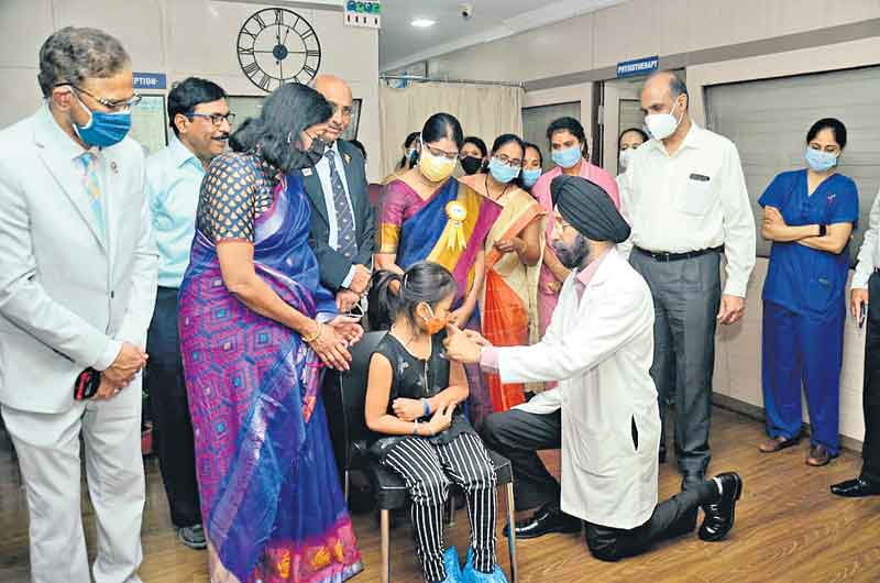 వ్యాక్సిన్‌తో సర్వైకల్‌ క్యాన్సర్‌కు చెక్‌