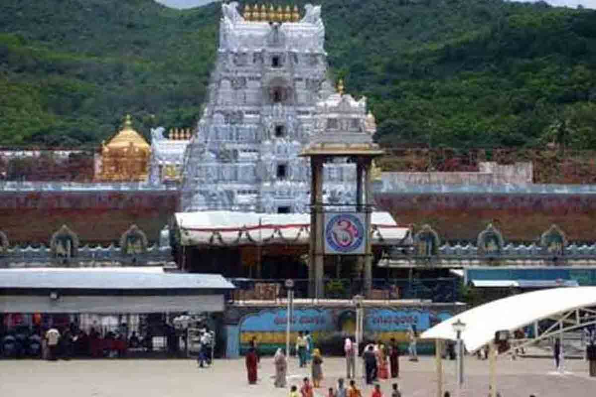 తిరుమల శ్రీవారి హుండీ ఆదాయం రూ. 3. 48 కోట్లు..