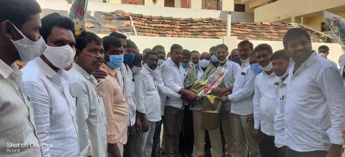 టీఆర్ఎస్ జిల్లా అధ్యక్షుడికి శుభాకాంక్షలు
