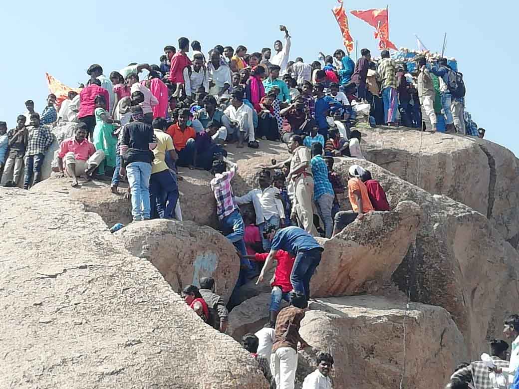 పోటెత్తిన భక్తజనం