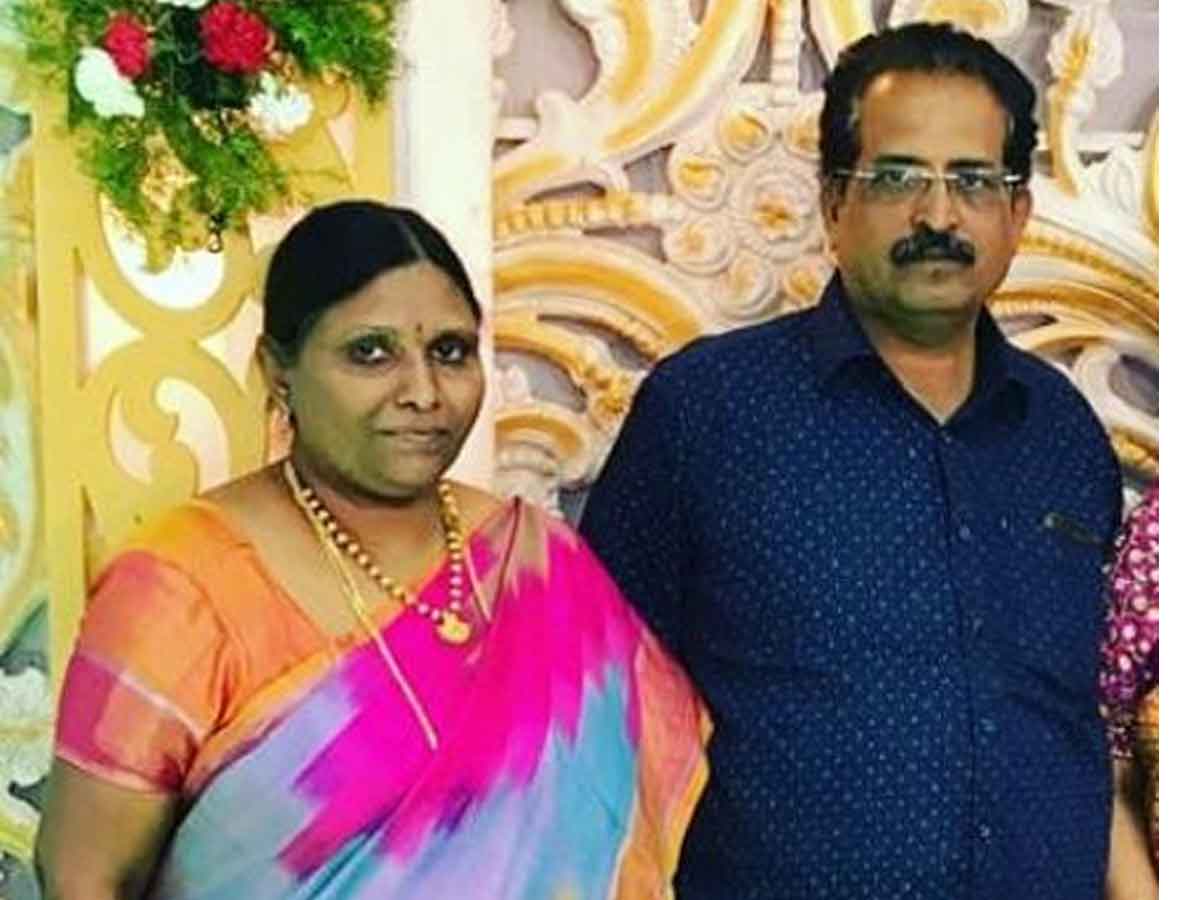 అప్పుల బాధ తాళ‌లేక.. దుర్గ‌మ్మ స‌న్నిధిలో కుటుంబం ఆత్మ‌హ‌త్య‌