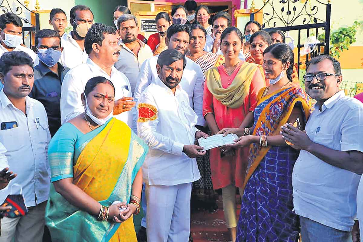 బీజేపీ పాలన సమాఖ్య స్ఫూర్తికి విరుద్ధం