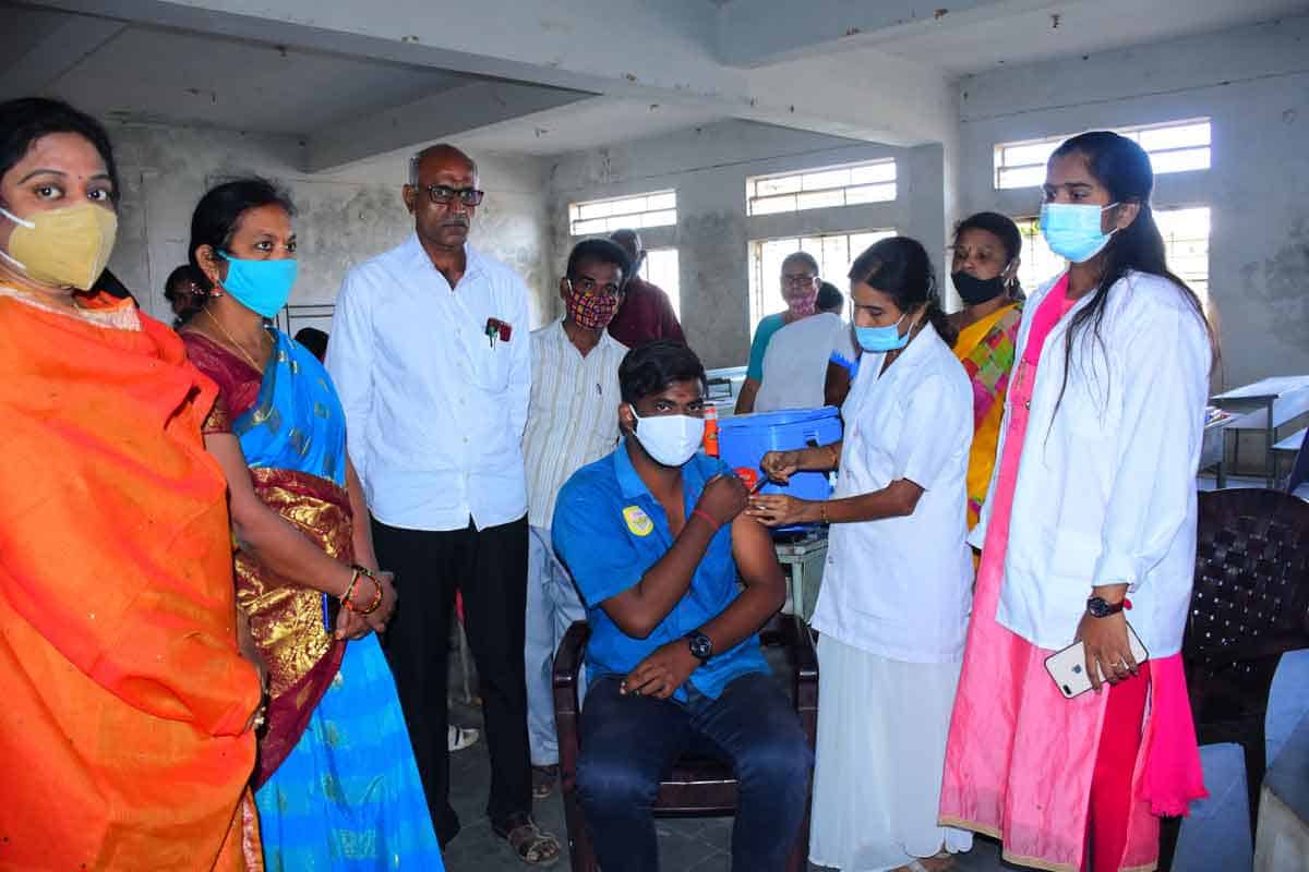 3,368 మందికి టీకా