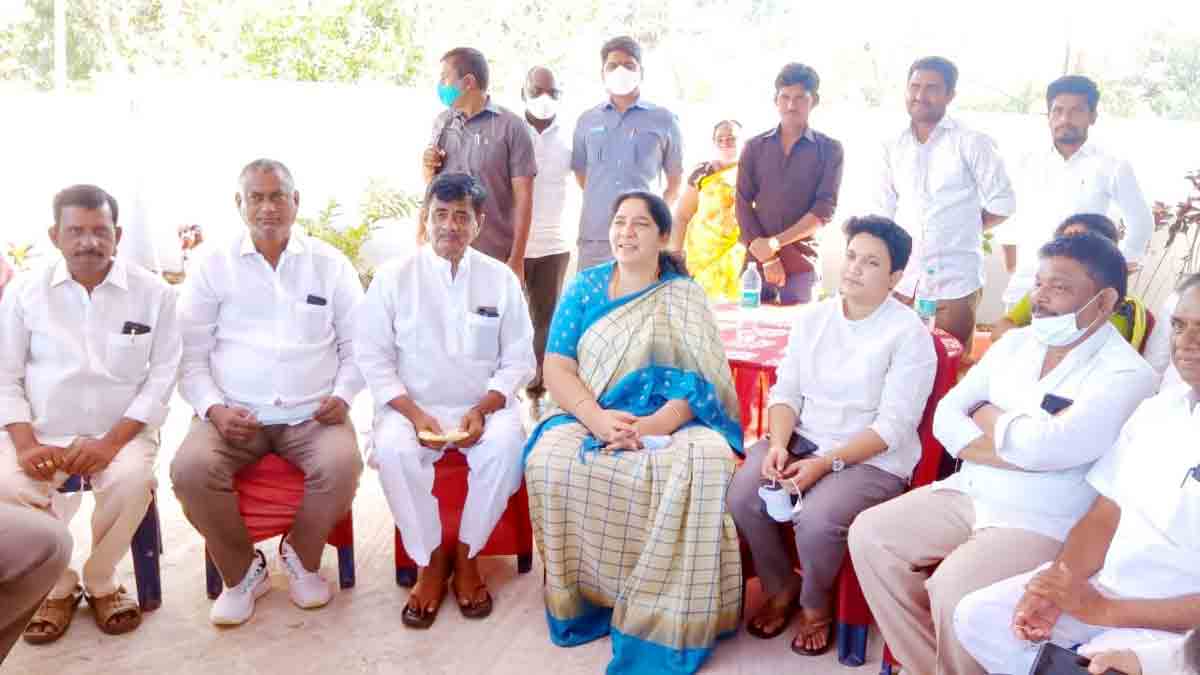 మేడారానికి జాతీయ హోదా ఇవ్వాలి