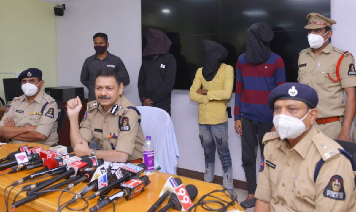 Sword stabbing | నార్త్‌ జోన్‌ పరిధిలో కత్తి పోట్ల క‌ల‌క‌లం..నిందితుల అరెస్ట్‌