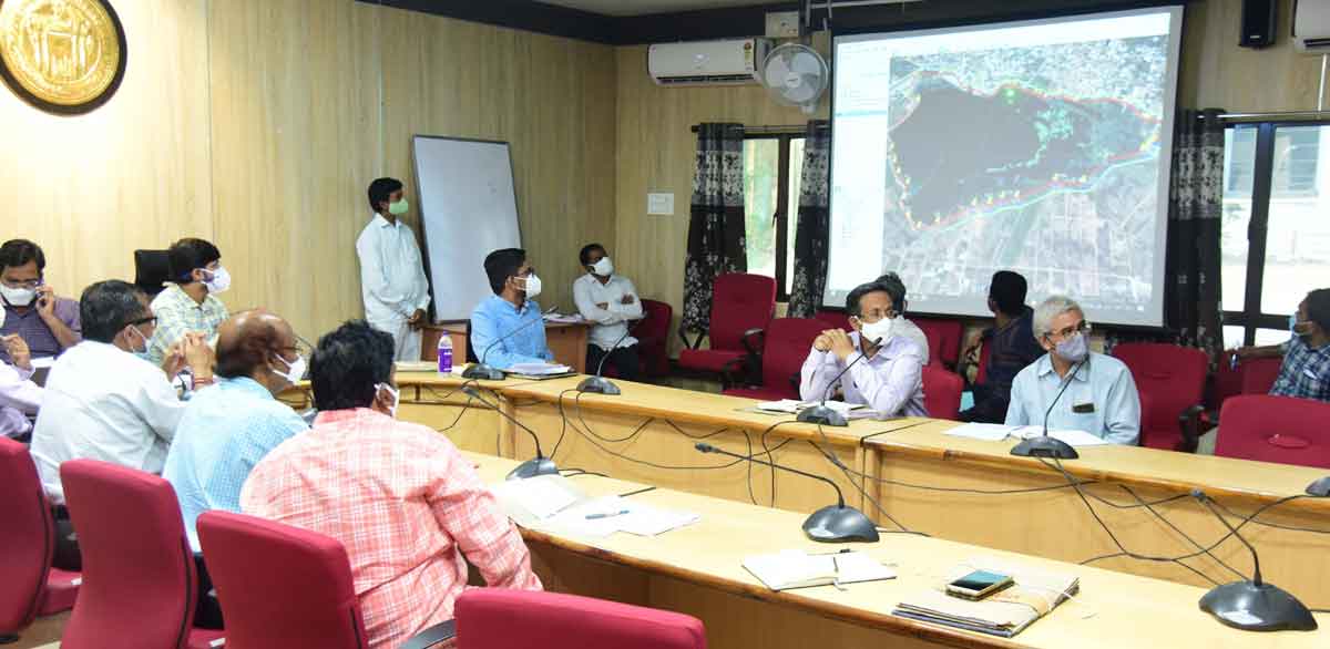 ప్రభుత్వ స్థలాలను పరిరక్షించాలి