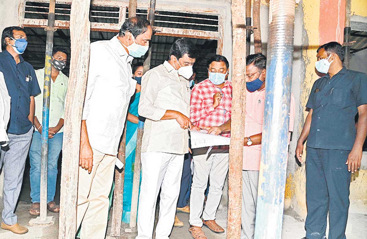 తెలంగాణకు మెడికల్‌ కాలేజీలు ఇవ్వరా?