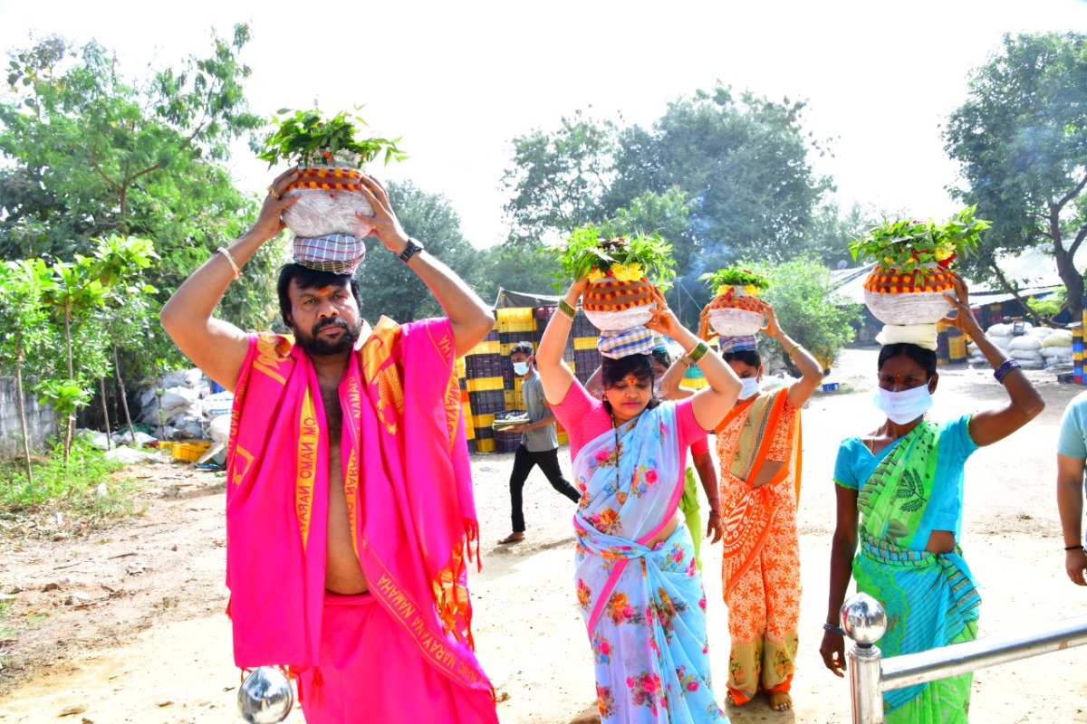 Uppala Srinivas Gupta | అమ్మవారికి మొక్కు తీర్చుకున్న ఉప్పల శ్రీనివాస్ గుప్త