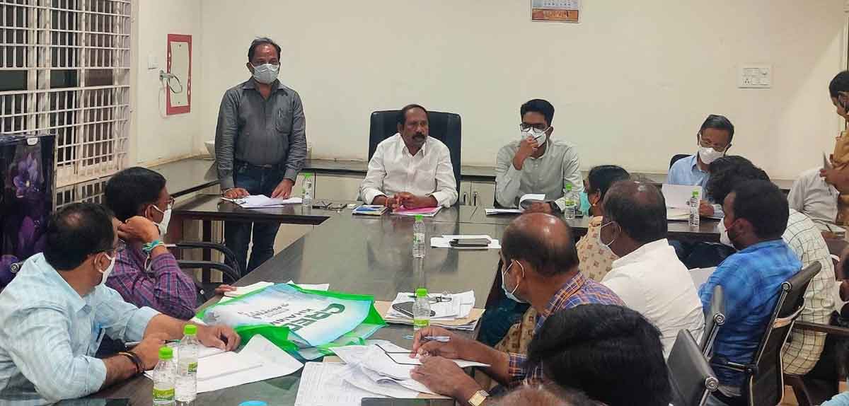 ఇళ్ల నిర్మాణాలకు అనుమతులు తప్పనిసరి