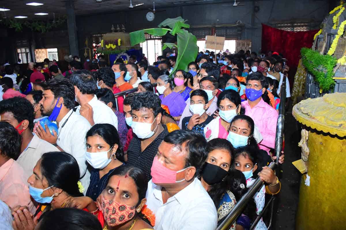 భక్తజన సంద్రం