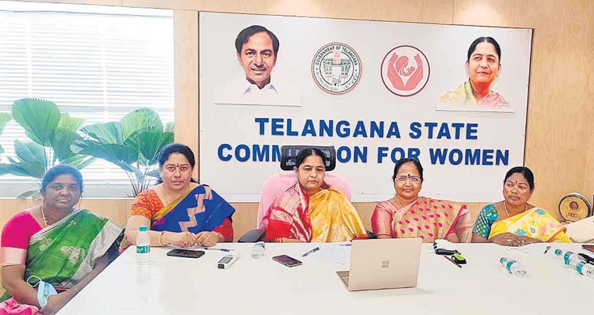 అబలలకు అండగా మహిళా కమిషన్‌
