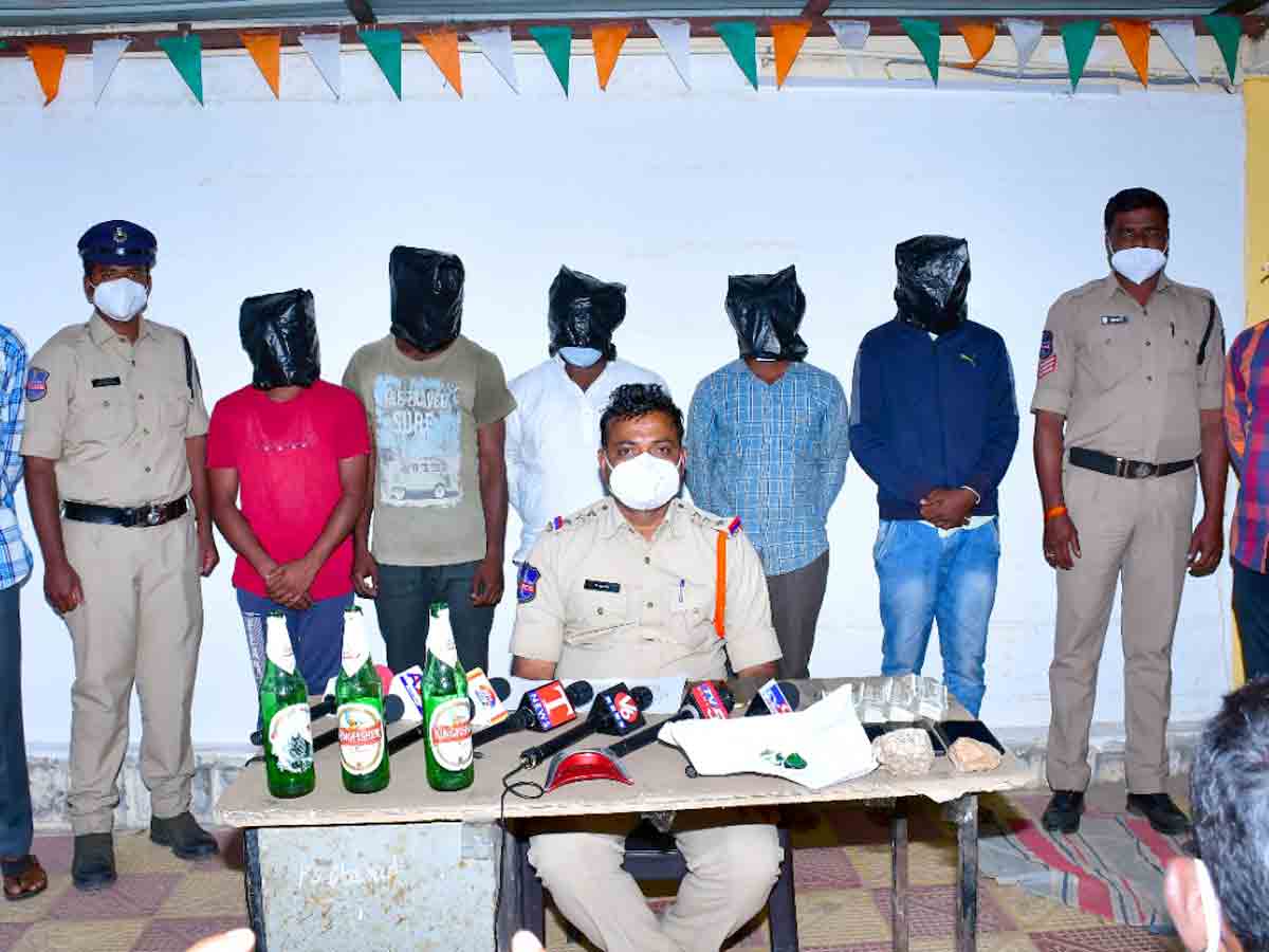 Crime : ఆస్తి కోసం అక్కను చంపేందుకు చెల్లెలు కుట్ర..
