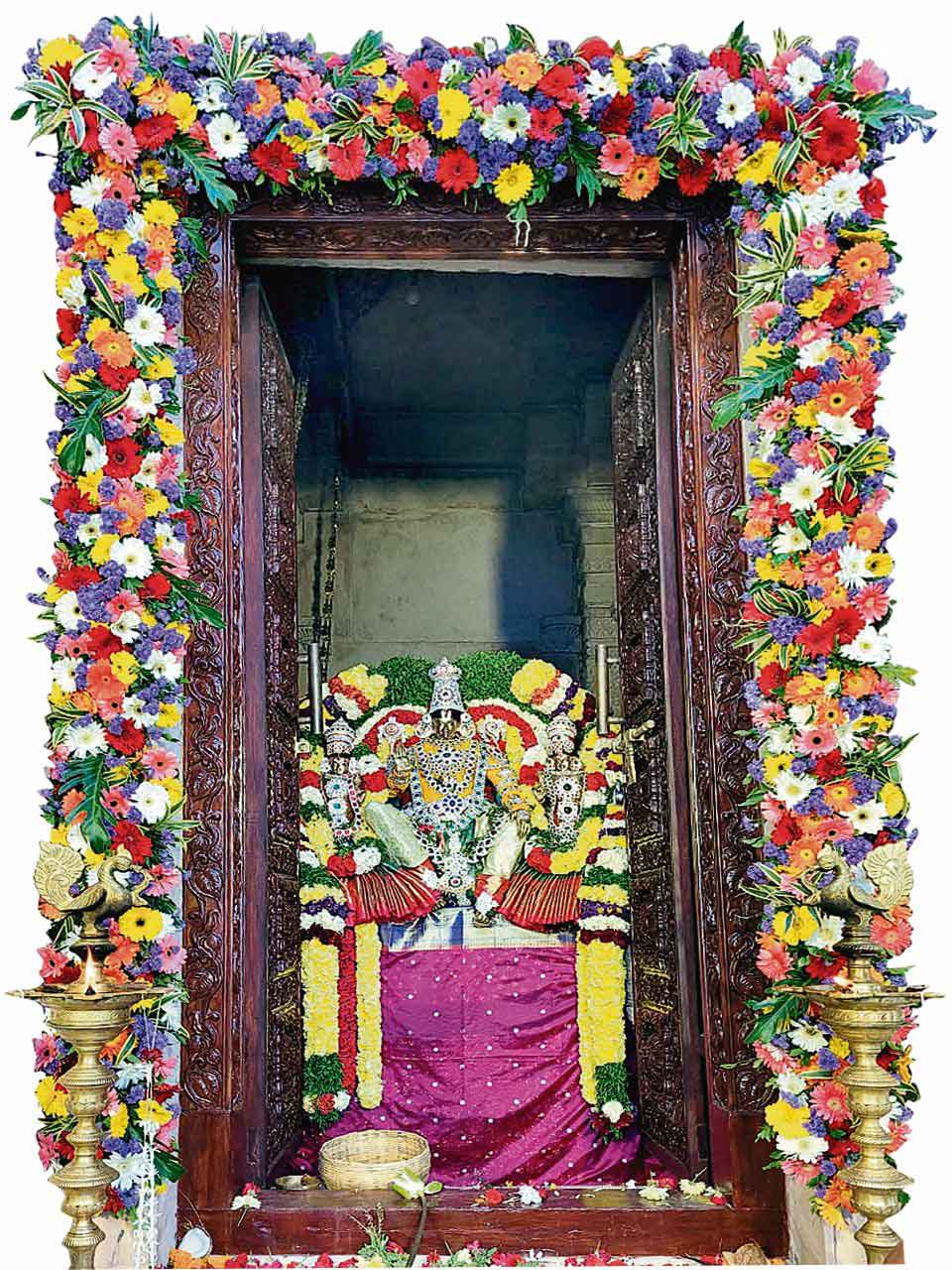 ‘ముక్కోటి’ మొక్కులు..