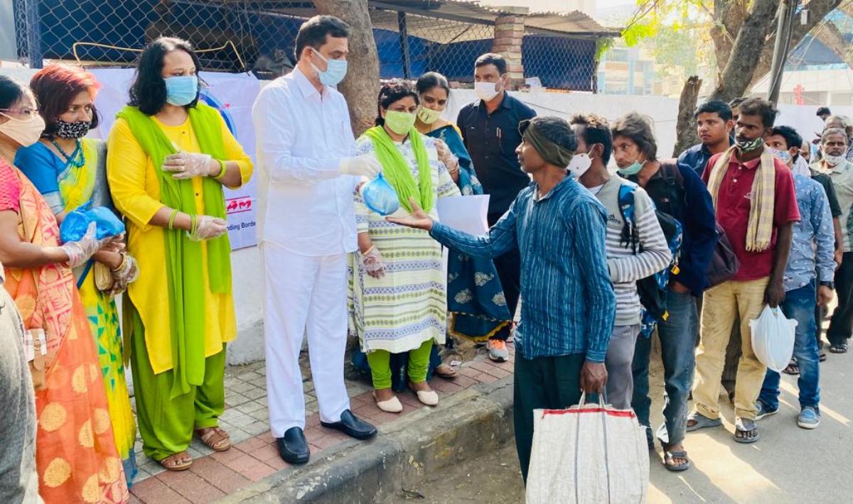 Annadanam | అన్నిదానాల్లోకెళ్ల అన్నదానం గొప్పది : బీసీ కమిషన్‌ చైర్మన్‌ డాక్టర్‌ వకుళాభరణం కృష్ణమోహన్‌