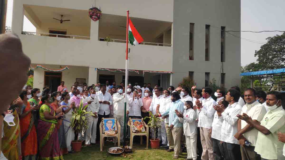 జిల్లాను అగ్రగామిగా నిలుపాలి