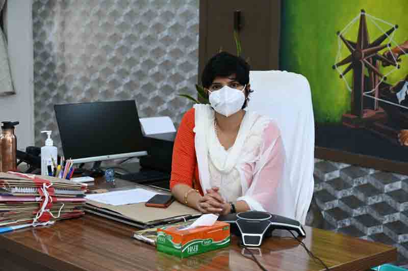 ఆరుతడి పంటలపై అవగాహన కల్పించాలి