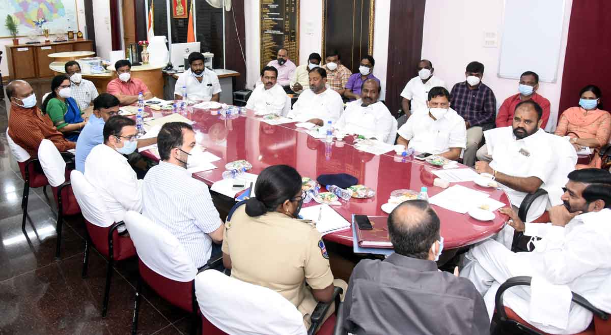 కరోనా కట్టడికిపకడ్బందీ చర్యలు