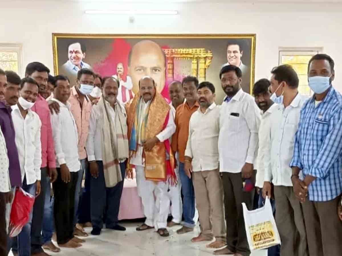 Rangareddy : ఎమెల్యేను సన్మానించిన జాపాల టీఆర్‌ఎస్ నాయకులు..