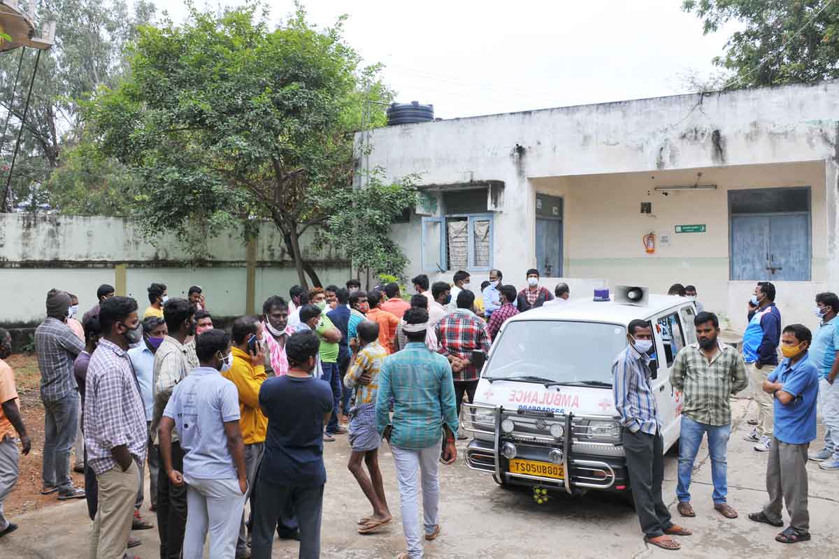 పండుగ పూట విషాదం