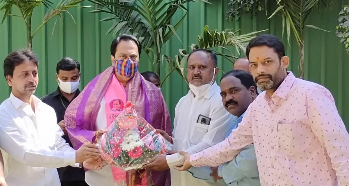 Maganti gopinath | మాగంటిని స‌న్మానించిన టీఆర్ఎస్ నాయ‌కులు