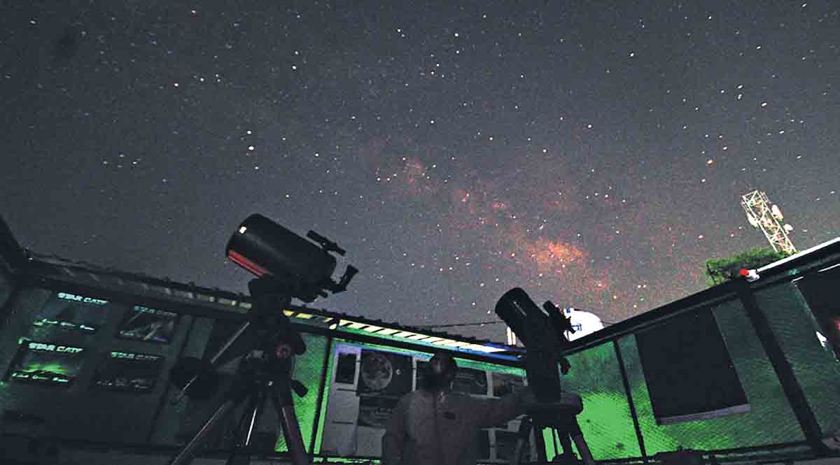 వినువీధిలో వింతైన తారలు!