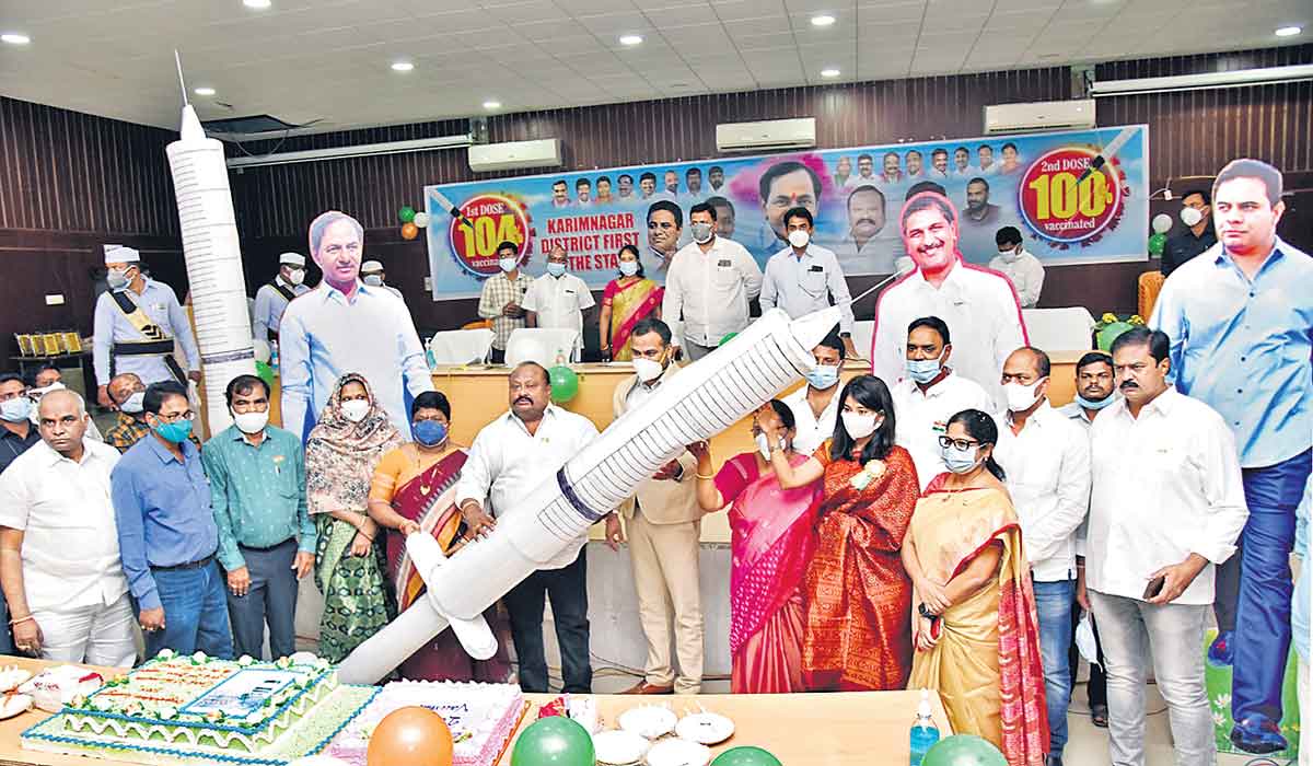 టీకా విజయం కేసీఆర్‌కు అంకితం