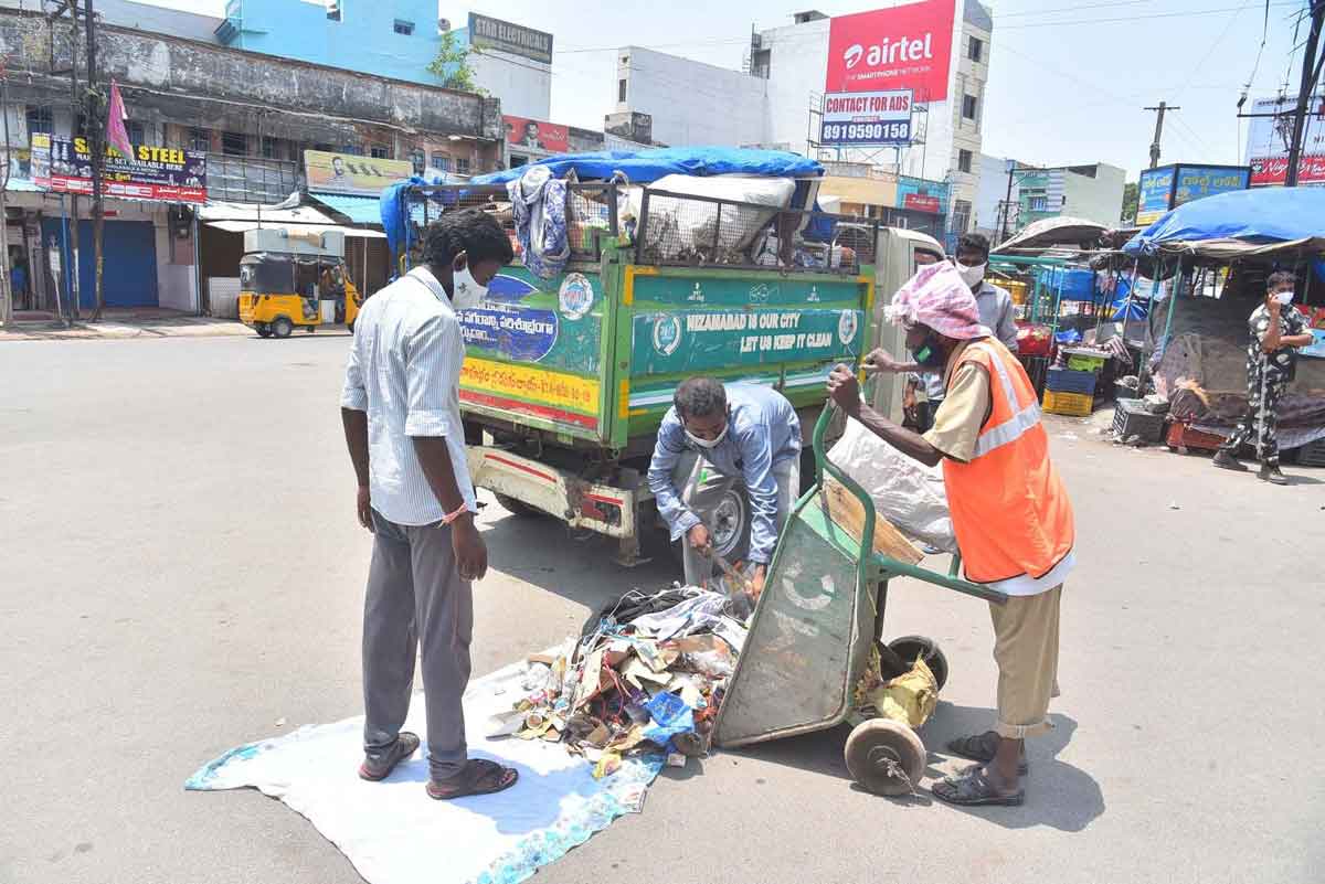 శ్రామికులకు పెరిగిన ‘గౌరవం’