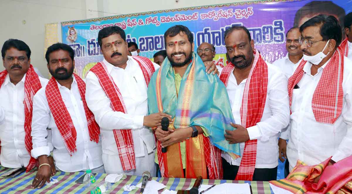 బలహీన వర్గాల సంక్షేమ ప్రదాత సీఎం కేసీఆర్‌