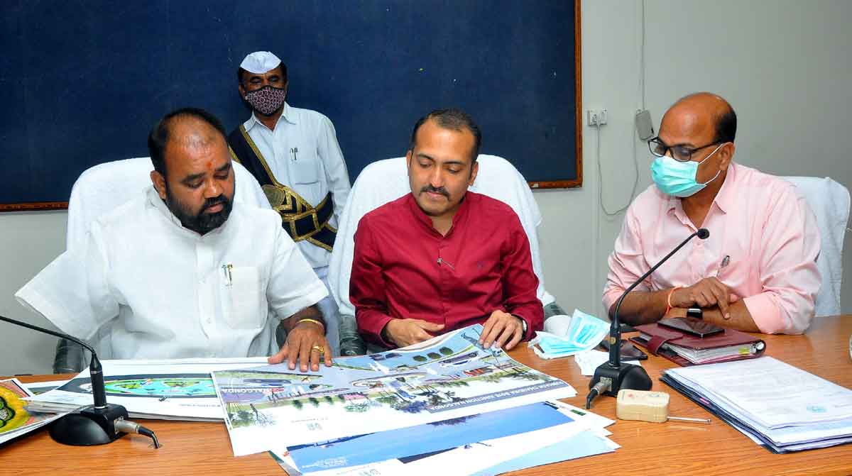 నల్లగొండ పట్టణ సుందరీకరణ పనులను ప్రణాళికాబద్ధంగా చేపట్టాలి