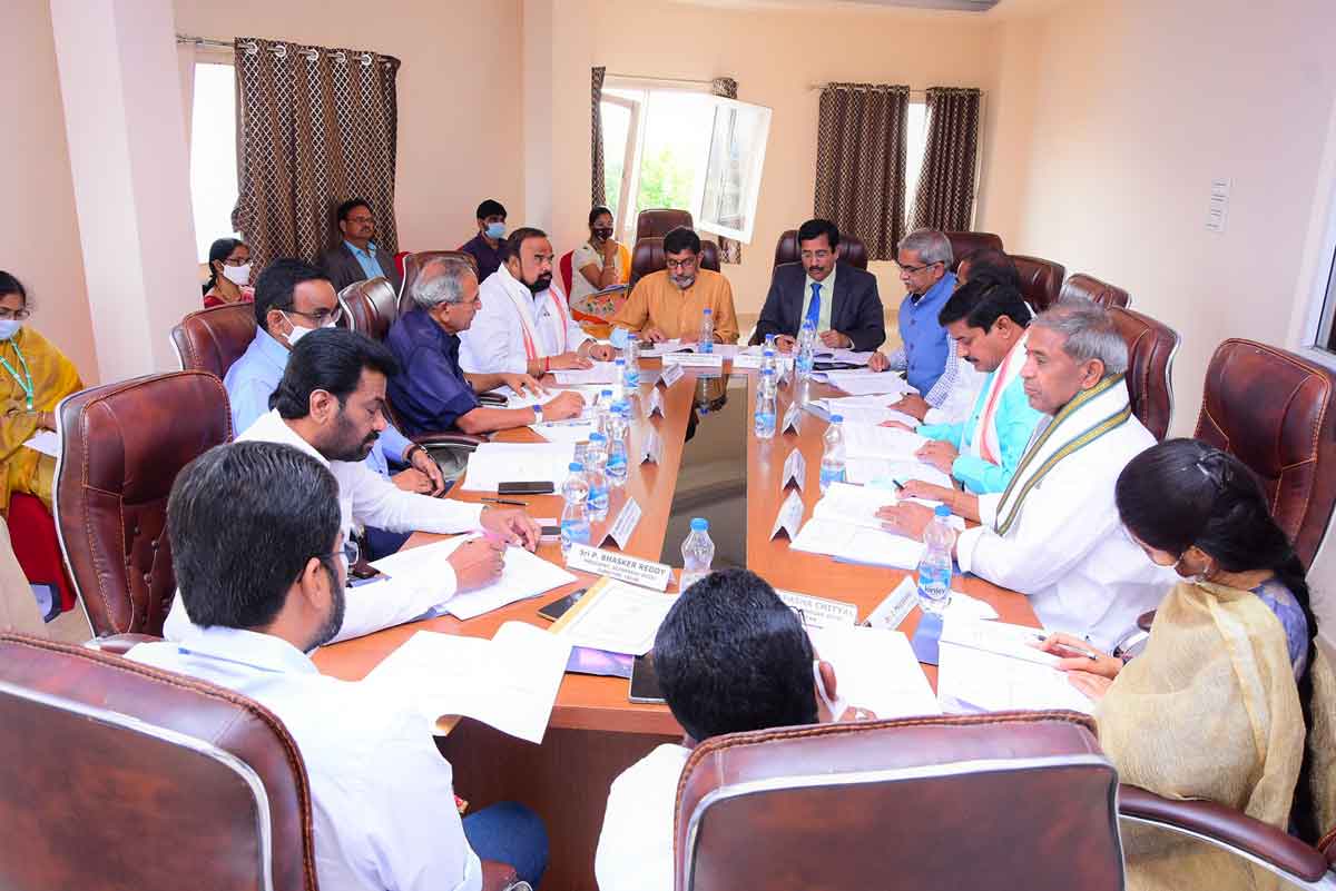 లాభాల బాటలో ఎన్‌డీసీసీబీ