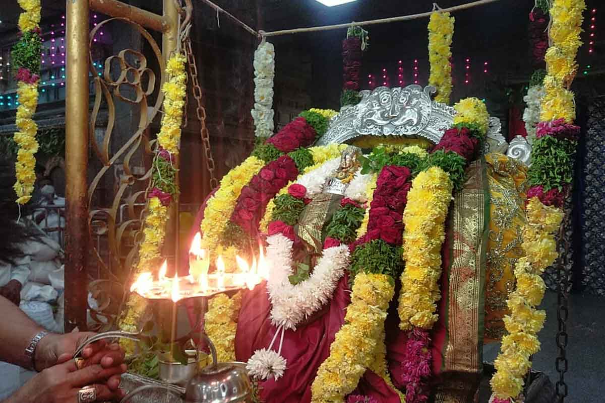 ఆండాళ్‌ అమ్మవారికి ఊంజల్‌ సేవోత్సవం