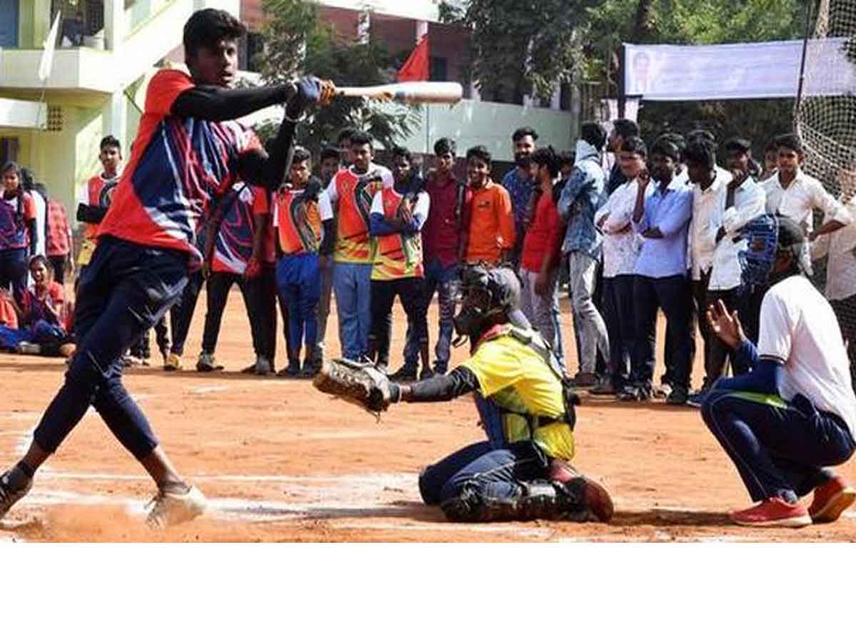 ఉత్సాహంగా జాతీయస్థాయి సాఫ్ట్‌బాల్‌ పోటీలు ప్రారంభం..