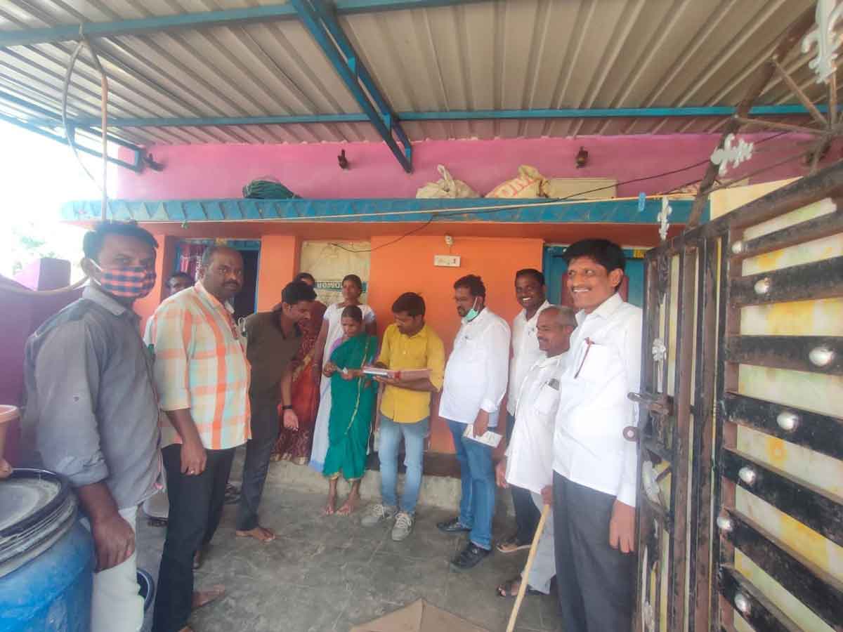 టీనేజర్లకూ టీకా