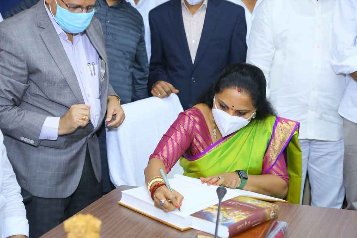 ఎమ్మెల్సీగా కవిత ప్రమాణ స్వీకారం