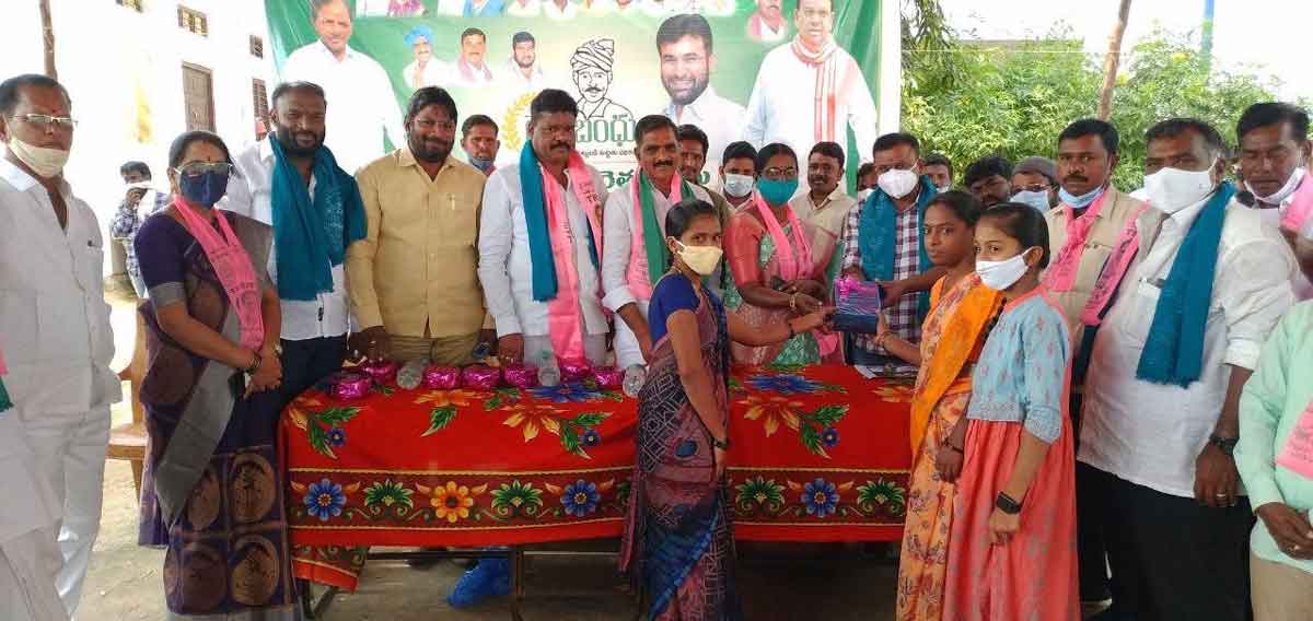 ఊరూరా ఉత్సాహంగా..