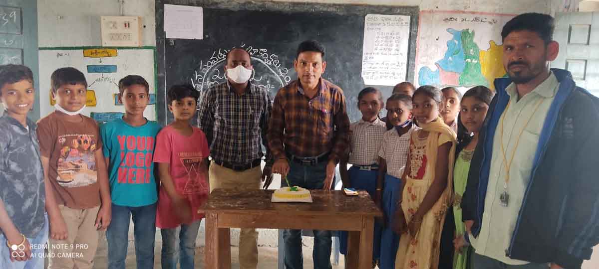 పాఠశాలల్లో నూతన సంవత్సర వేడుకలు