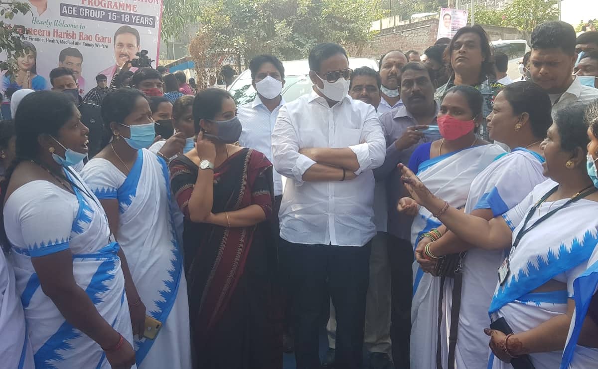 Asha workers | ఆశావర్కర్ల సమస్యలను ప్రభుత్వం దృష్టికి తీసుకువెళ్తా : ఎమ్మెల్యే దానం నాగేందర్‌