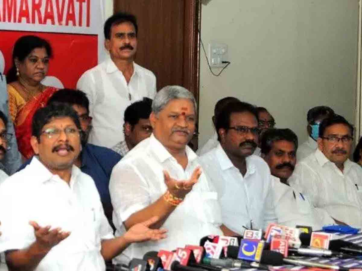 పీఆర్సీ జీవోలపై మండిపాటు.. ఆందోళనల బాటలో ఏపీ ఉద్యోగులు