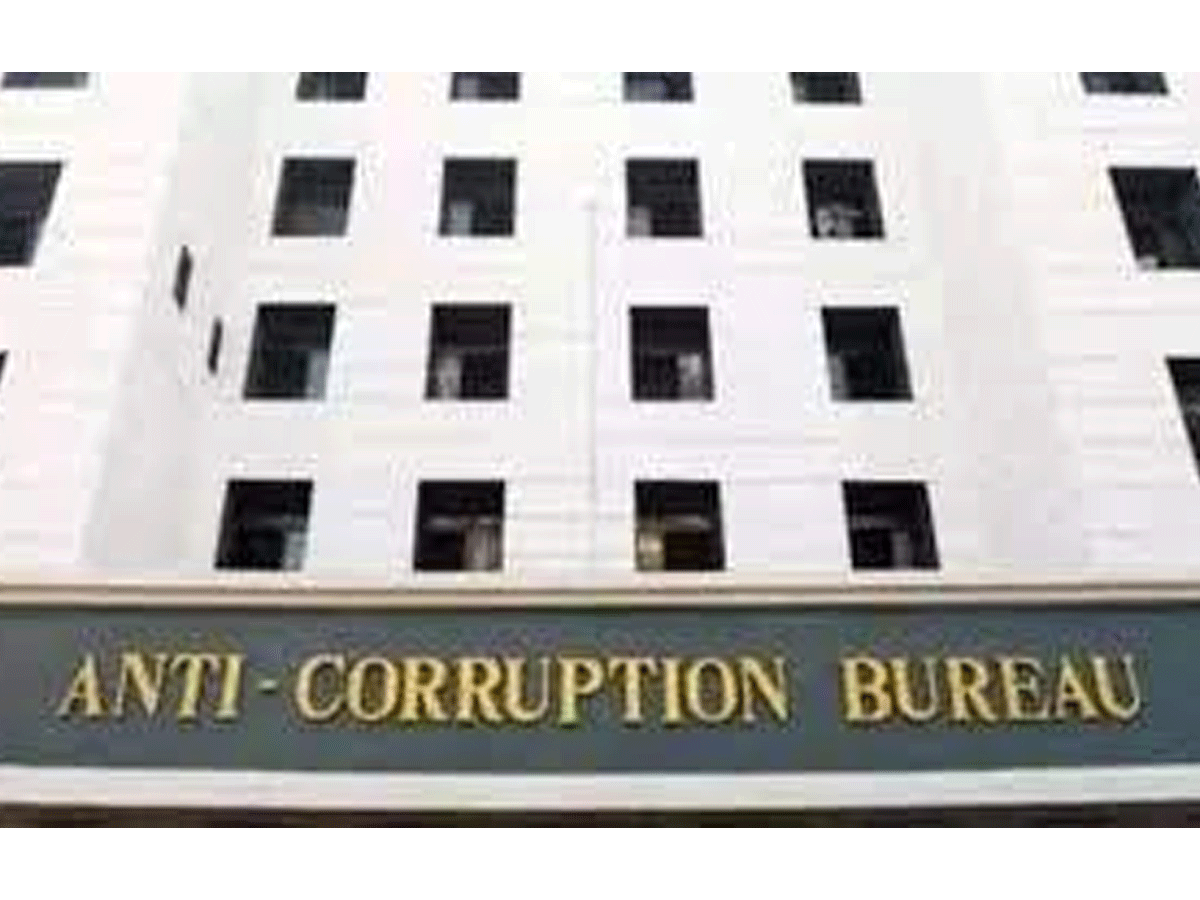 లంచం తీసుకుంటూ పట్టుబడ్డ వెలుగు ఏపీఎం..