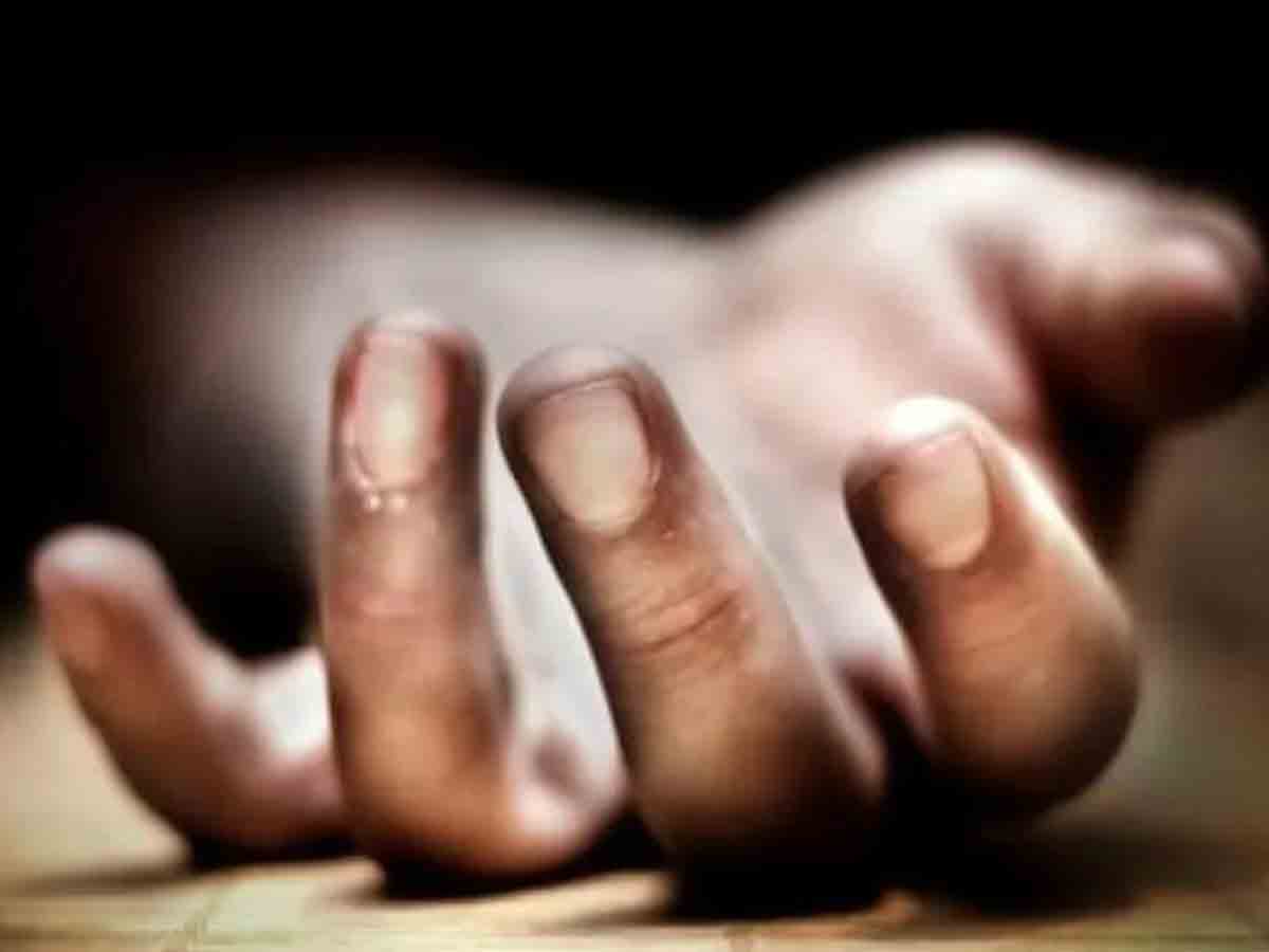 చదువుపై ఒత్తిడి తట్టుకోలేక బీటెక్‌ విద్యార్థి ఆత్మహత్య..