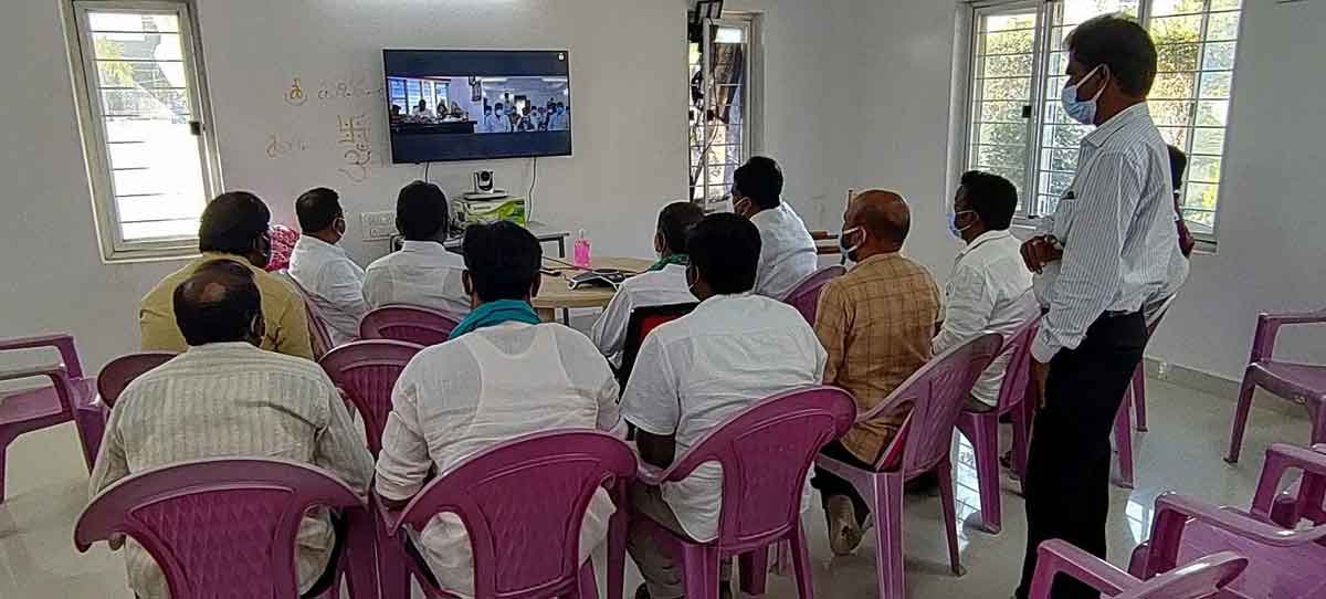 అర్హులందరూ వ్యాక్సిన్‌ తీసుకునేలా చూడాలి