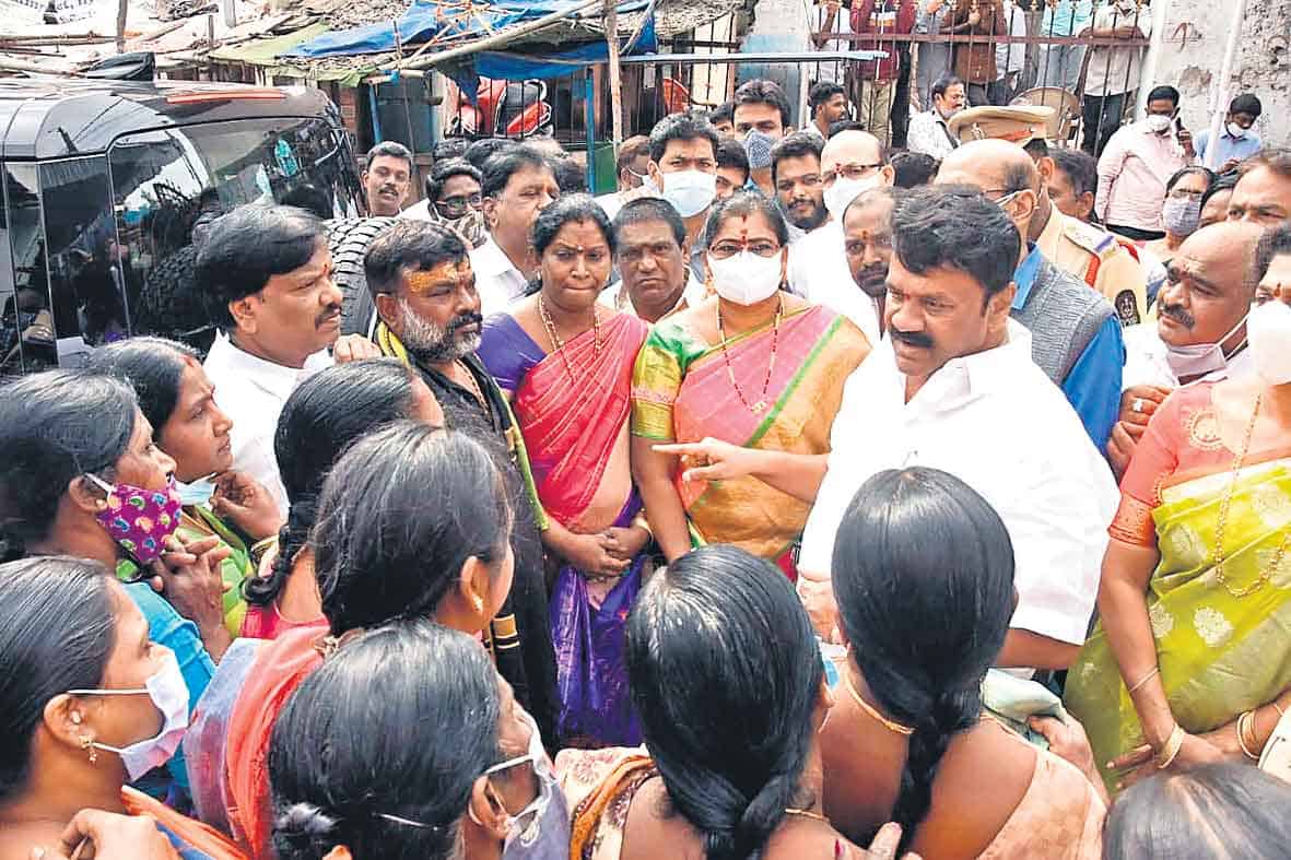 పుణ్య క్షేత్రాలను తలపించేలా ‘బల్కంపేట’ అభివృద్ధి