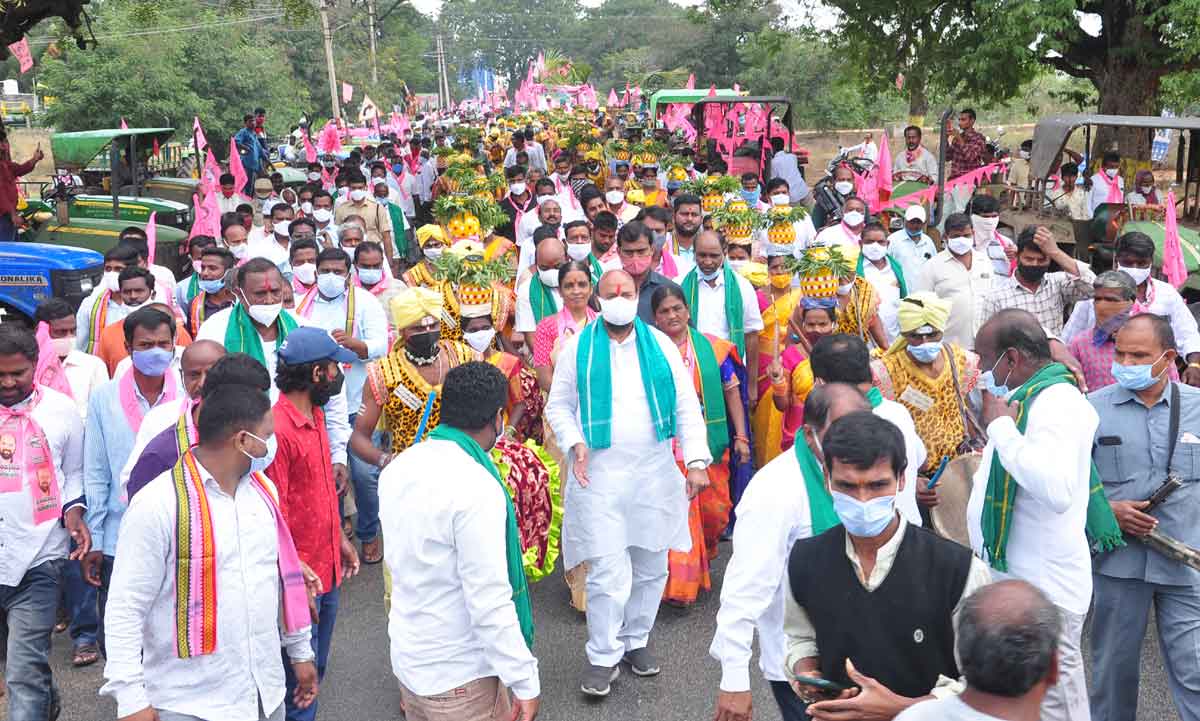 రైతుబంధుకు బోనమెత్తి..