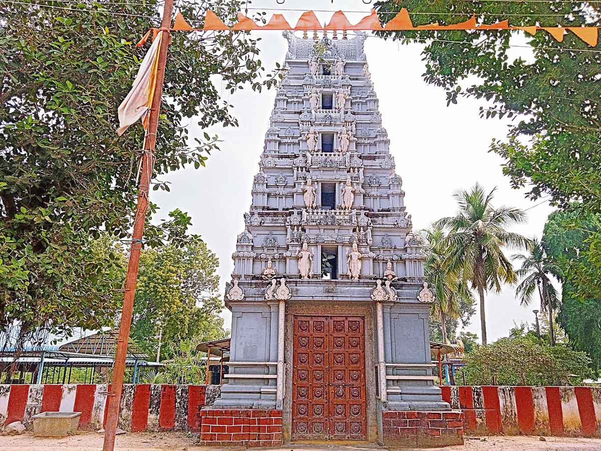 ఆలయానికి ఆదాయం రాములోరికి పూర్వవైభవం