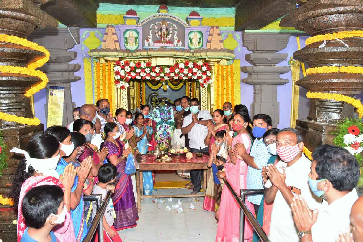 ‘ముక్కోటి’ వైభవం