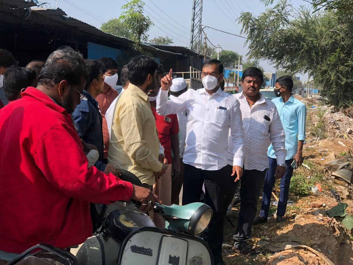 Road expansion | రహదారి విస్తరణకు సహకరించాలి : ఎమ్మెల్యే కాలేరు వెంకటేశ్‌