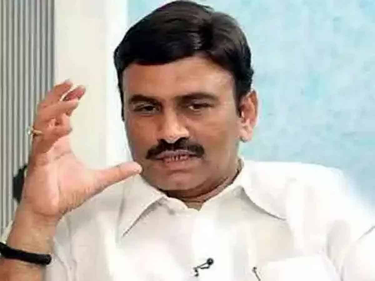 బీజేపీలో చేరికపై క్లారిటీ ఇచ్చిన వైసీపీ ఎంపీ..